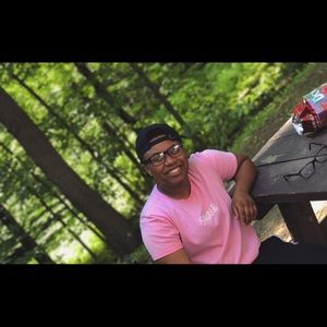 Meet your Posher, Dee